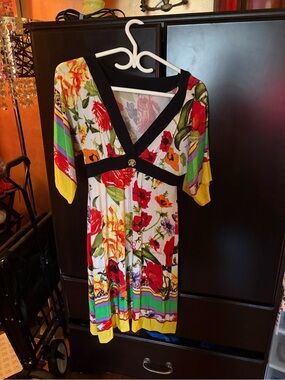 Roberto Cavalli Vibrant Floral V-Neck Knee-Length Dress in Multi-Color